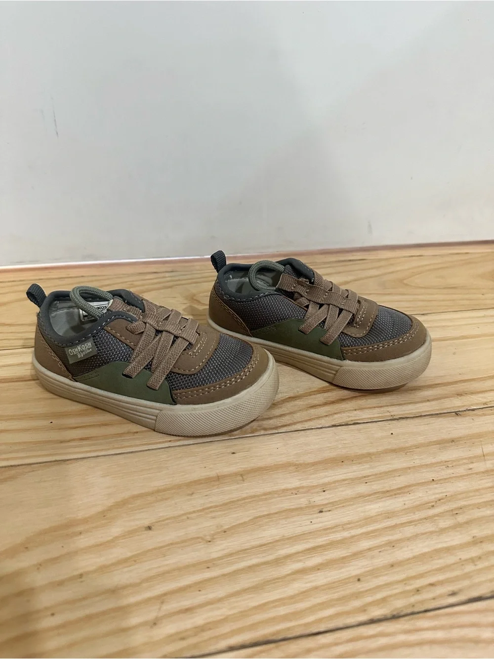 OshKosh B'gosh Brown & Olive Kids Sneaker Sneakers